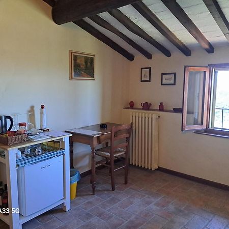Podere Il Caggio Rooms Сан-Джиминьяно Экстерьер фото