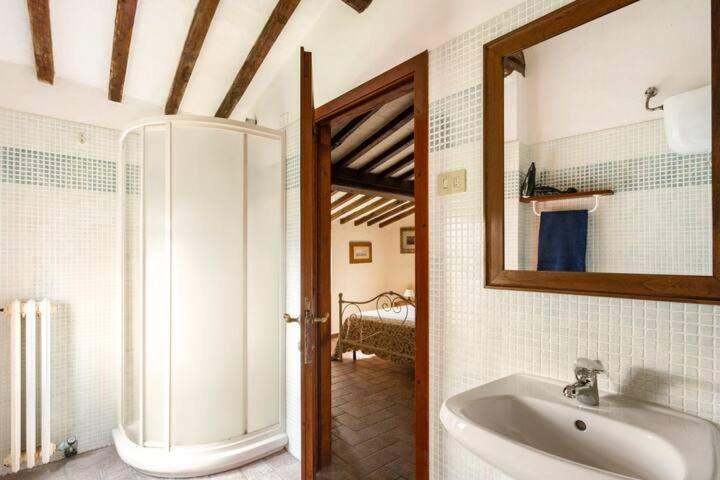 Podere Il Caggio Rooms Сан-Джиминьяно Экстерьер фото