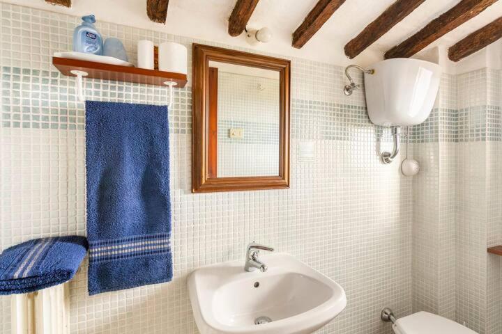 Podere Il Caggio Rooms Сан-Джиминьяно Экстерьер фото