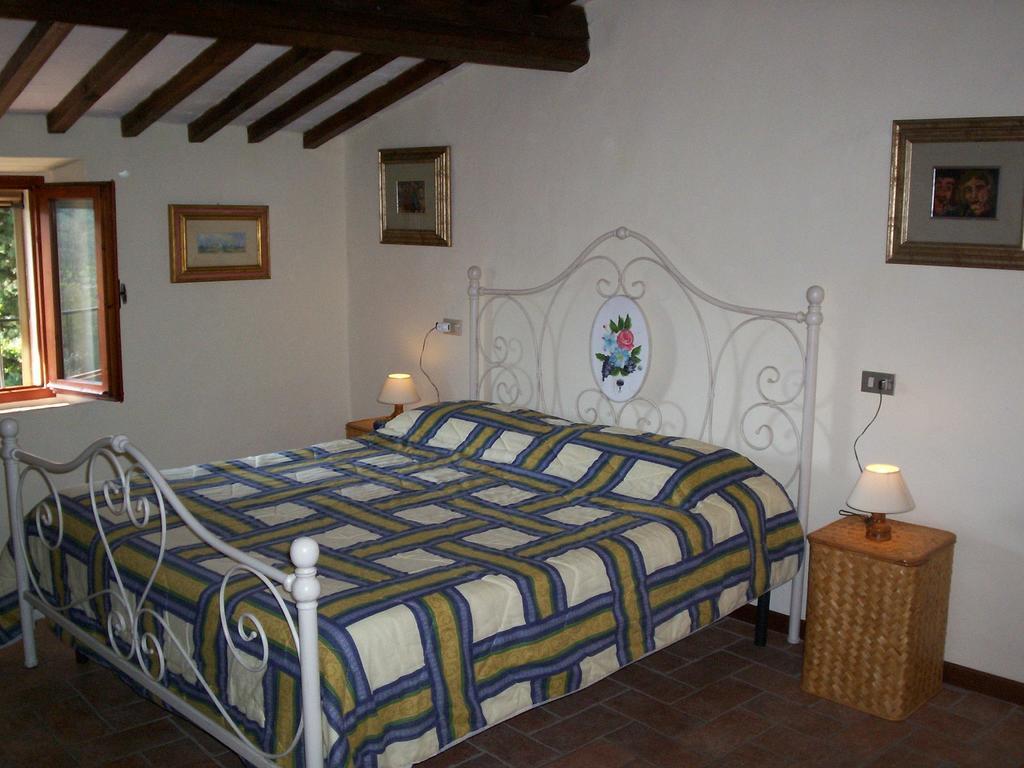 Podere Il Caggio Rooms Сан-Джиминьяно Номер фото