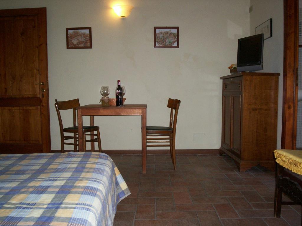 Podere Il Caggio Rooms Сан-Джиминьяно Экстерьер фото
