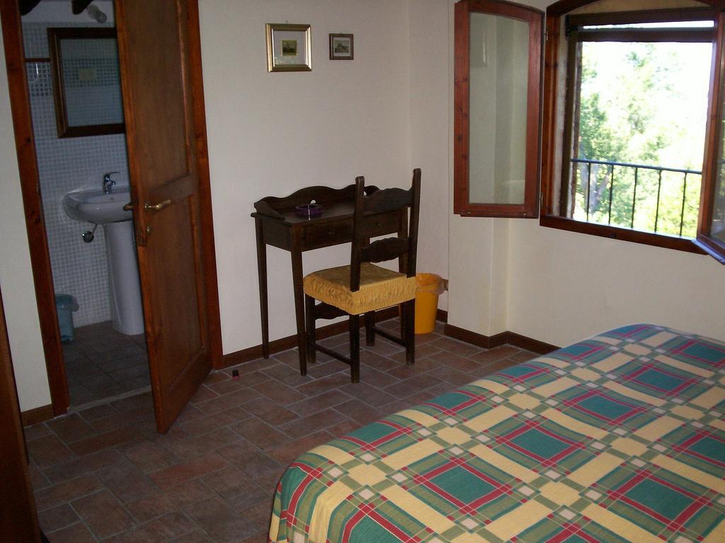 Podere Il Caggio Rooms Сан-Джиминьяно Экстерьер фото